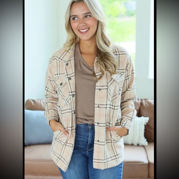 Michelle Mae Norah Shacket- Light Tan Plaid - Picture 1 of 6